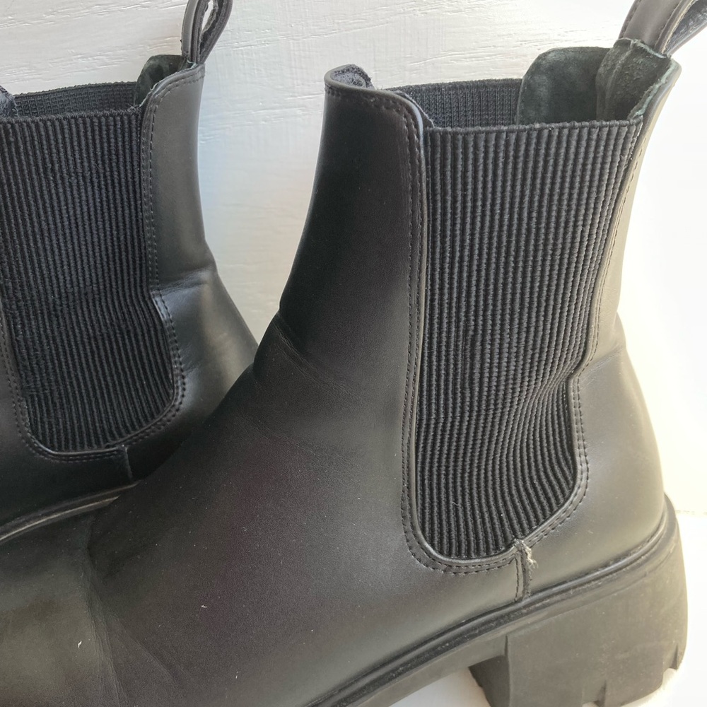 Steve Madden Black Boots - Picture 4 of 12